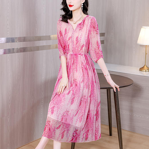 法式V领中长款碎花连衣裙，甜美优雅减龄粉色沙滩裙AHM-xrfs6505 商品图0