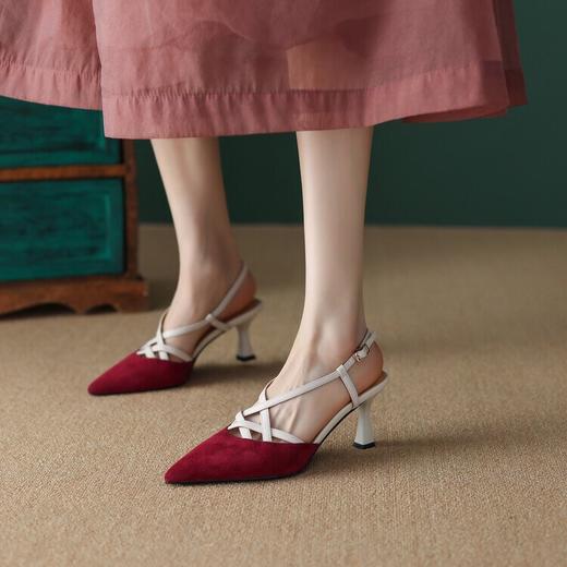 【预售5天】法式真皮细跟包头凉鞋，夏一字扣带尖头拼色高跟鞋BE&b7044 商品图0