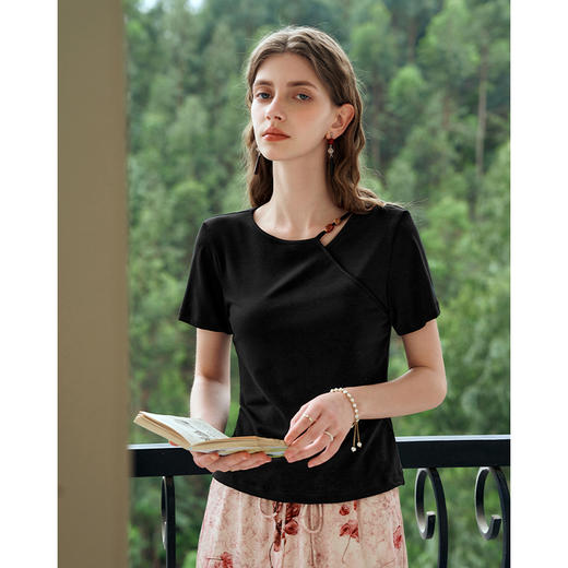 OLrain欧芮儿黑色短袖T恤女夏季2024新款简约通勤设计感针织上衣 商品图3