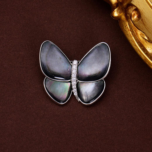 yszz-04009【VM Originality】度假系列-温柔光泽贝母蝴蝶锆石胸针链坠两用两色 商品图5