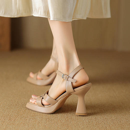 【预售5天】厚底一字带时尚方头，高跟鞋粗跟防水台凉鞋YDE&D5851 商品图0