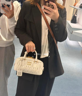 原单𝐌𝐢𝐮保龄球 〰️
顶级进口小羊皮🐑