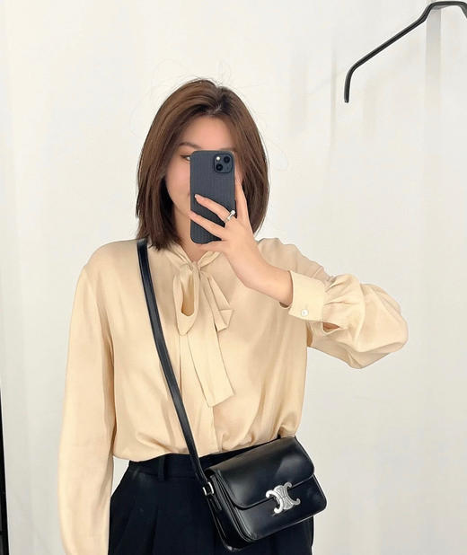 定制版本出 〰️
𝐂𝐞𝐥𝐢𝐧.𝐞 最新黑银凯旋门 商品图0