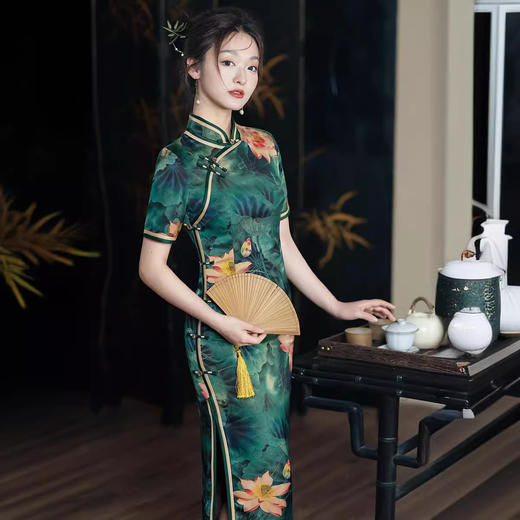 XL24150 2024年春夏新款改良旗袍长款日常修身中老年荷花气质国风旗袍 商品图2