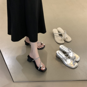 ☀️☀️【蘭柜法式珍珠套趾凉拖】😋1、脚垫软糯，不磨脚，好穿到起飞，视觉上超级显脚纤细，方头也很装脚 🌿 