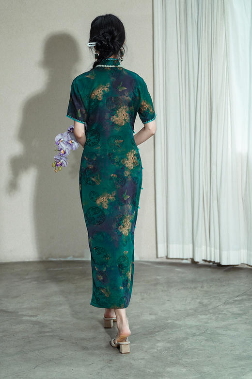 逸红颜明月优选 #『雨棠』重磅限量款!!纯手工高定钉珠红云纱旗袍，清新石绿蝶恋花，高贵典雅 商品图10