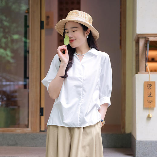 法式浪漫V领 抗皱衬衫 商品图1