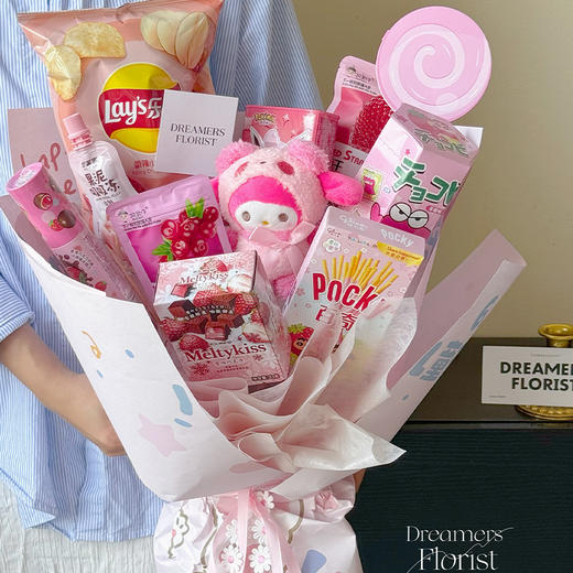 【六一玩偶】卡通玩偶/哪吒/敖丙/草莓熊/兔/玲娜贝儿/三丽欧/库洛米/皮卡丘/玉桂狗 商品图5