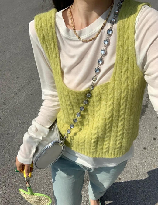 正版马海毛马甲清仓 商品图0