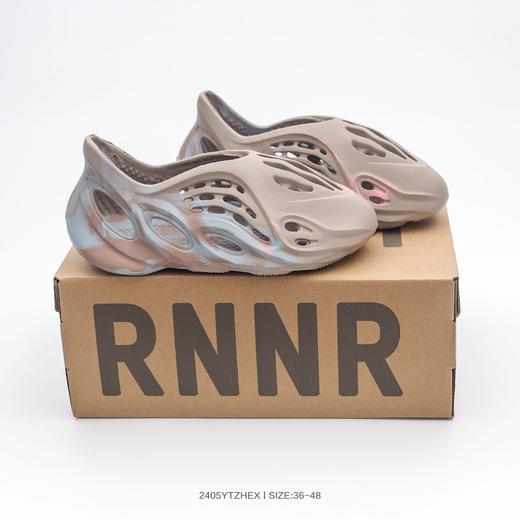 阿迪达斯椰子洞洞鞋
合集 商品图9