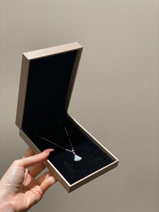 蓝水翡翠扇子项链 商品图4