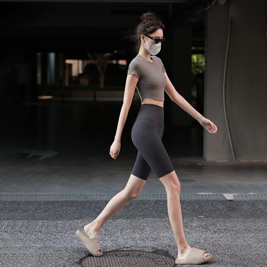 beemen短款运动短袖  螺纹清凉面料  显瘦显高 小个子瑜伽健身服运动T恤 商品图4