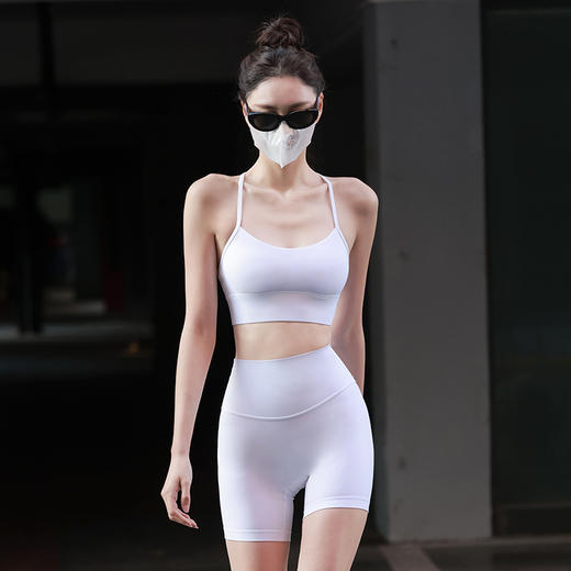 beemen运动内衣 小胸聚拢 加宽承托带 稳固美背 中低强度 美背内搭 清凉小吊带 商品图1