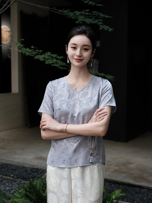 盛唐婧 |V领百搭真丝T恤 商品图4
