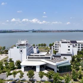 【引爆周三】苏州 | 恒力度假酒店聚会套餐，￥418起/单人2晚，4人起订，相聚同里湖畔，来一场康养疗愈之旅