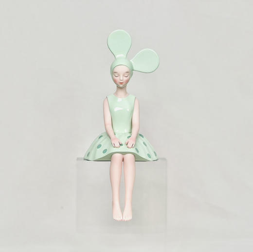 兰苕波点-坐姿-然女孩 商品图0