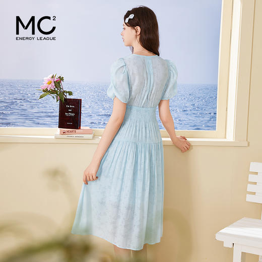 mc2V领斜绑带暗印花收腰A型连衣裙女2024夏季新款浪漫温柔度假风 商品图2