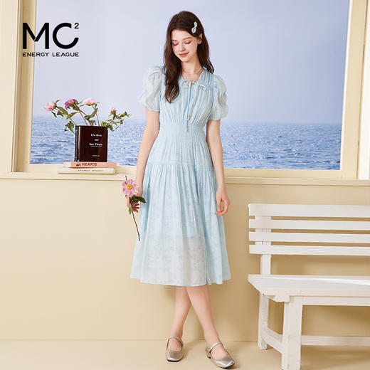 mc2V领斜绑带暗印花收腰A型连衣裙女2024夏季新款浪漫温柔度假风 商品图1