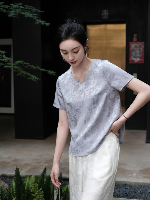 盛唐婧 |V领百搭真丝T恤 商品图3