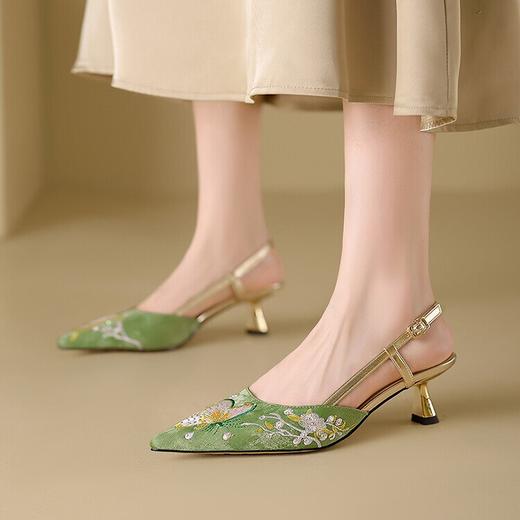 【预售5天】刺绣高跟鞋配旗袍，尖头一字扣带包头凉鞋MBJR&827 商品图1