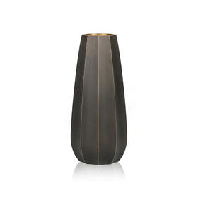 铜艺雅致花瓶 人缘桃花