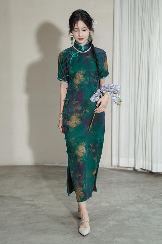 逸红颜明月优选 #『雨棠』重磅限量款!!纯手工高定钉珠红云纱旗袍，清新石绿蝶恋花，高贵典雅 商品图11