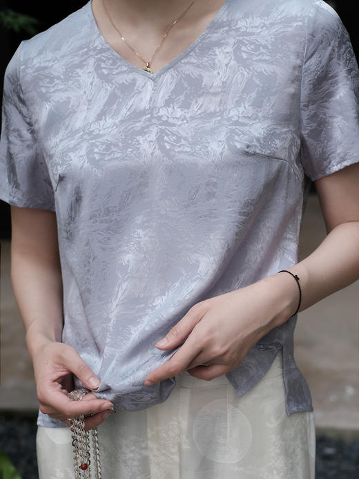 盛唐婧 |V领百搭真丝T恤 商品图1