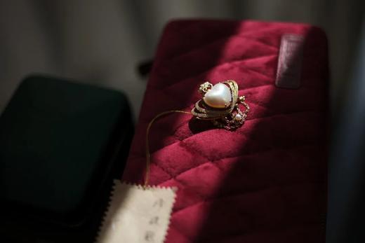 如皇后冠冕般的，心形马贝珍珠胸针 商品图0