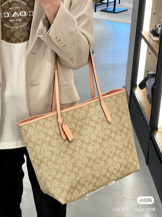 纯原单coach蔻驰 5696 最新奥莱款  卡其拼粉 商品图4