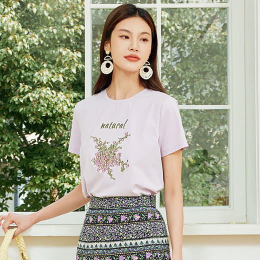 玳莎绣花印花设计感小众T恤女2024夏季新款优雅气质圆领短袖上衣  EB32104 商品图1