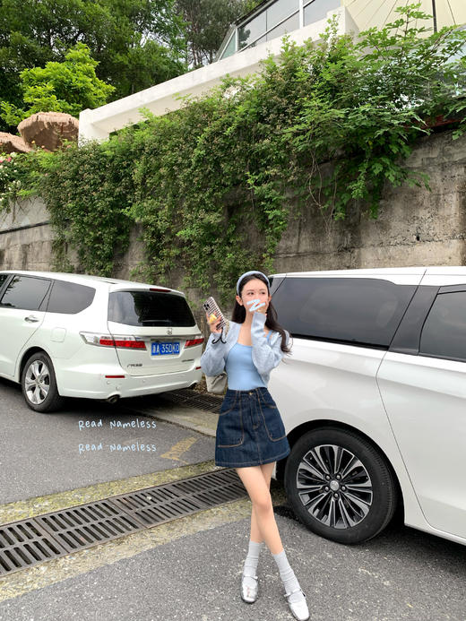 Read Nameless/baby蓝弧边开衫+云朵蓝吊带＋铁蓝牛仔裙裤 商品图2