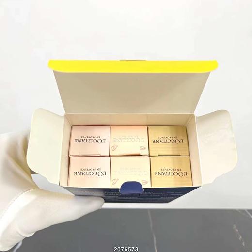 【保税仓直发】新版欧舒丹护手霜6件套配礼袋 30ML*6 乳木果×2 玫瑰×2 樱花×2 商品图1