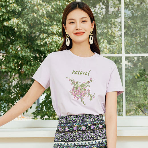 玳莎绣花印花设计感小众T恤女2024夏季新款优雅气质圆领短袖上衣  EB32104 商品图0