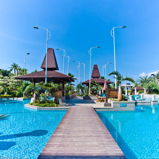 春节特惠 限时抢购 海南碧桂园金沙滩温泉酒店 次日2大1小早餐+水果采摘优惠券+赶海娱乐有限期+无动力游乐园门票 商品图1