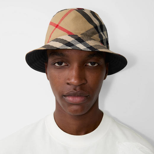 【一】BURBERRY 巴宝莉 男女通用双面两用棉质混纺渔夫帽 黑色 8083528 A1189 商品图3