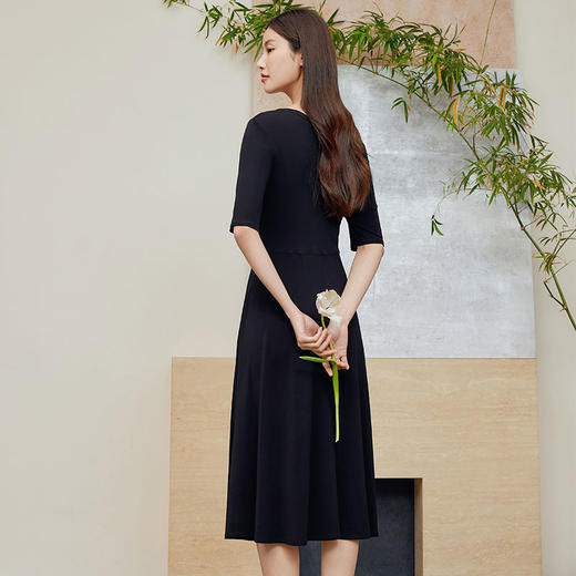 玳莎弹力真丝针织连衣裙24新品夏季纯色修身气质女神范高级感裙子  CB35102 商品图3