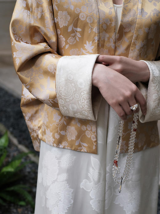 盛唐婧 |双面穿小团龙真丝外套 商品图3