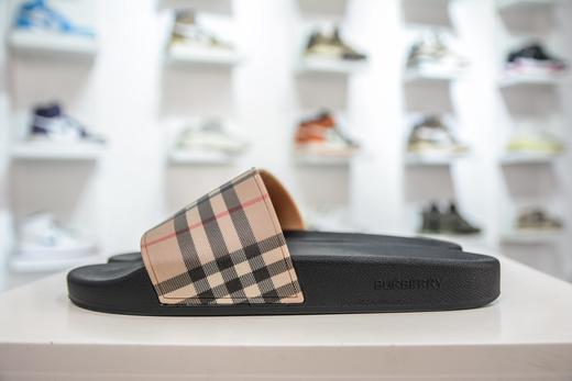 巴宝拖鞋 商品图0