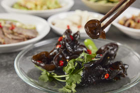 木耳这样泡会中毒？夏季吃木耳，必须注意的3件事