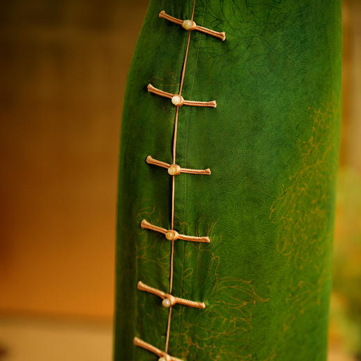 SJRY2401-06 爆款香云纱重磅真丝复古旗袍细丝牡丹日常香云纱旗袍 商品图3