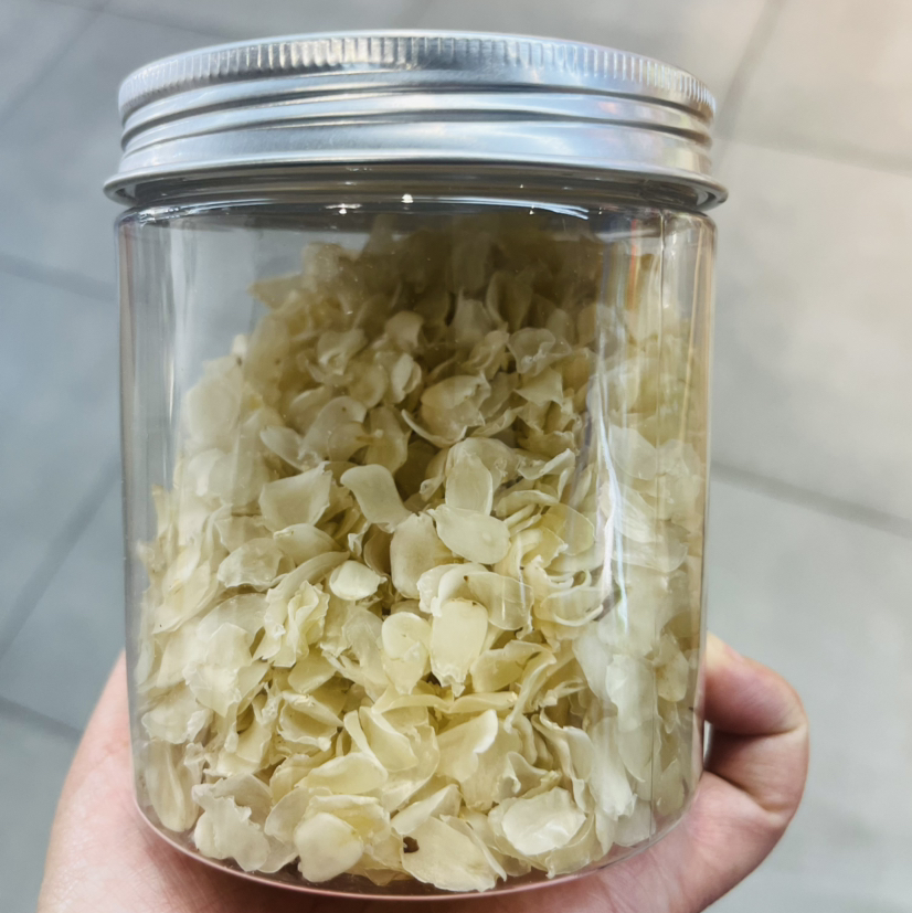 【精品皂角米】150g❤️皂角米富含植物胶质，这也是它的一大特色。这些植物胶质能够滋润我们的肠道，促进肠胃蠕动，帮助缓解便秘问题，让我们的肠道更加健康