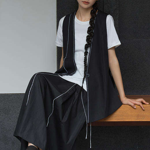 famecoco范可儿品牌原创不规则马甲女夏v领叠穿马夹FAC3CA012 商品图2