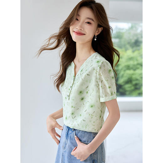 【专属特价】熙世界2025夏季新款薄荷曼波碎花雪纺衬衫女法式泡泡袖绿色小衫 商品图0