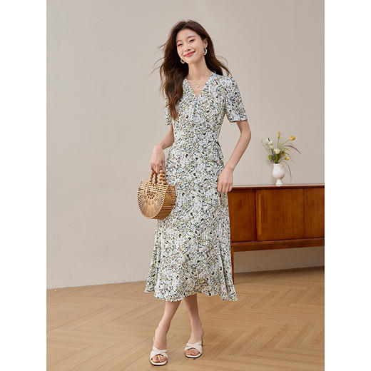 【专属特价】熙世界一片围裹式系带收腰气质碎花连衣裙夏季新款V领茶歇裙子 商品图3