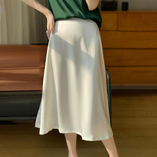 QIUBAN秋板醋酸衬衫/半身裙（自营）| 丝滑绸缎面料、打造高质感穿搭 商品图3