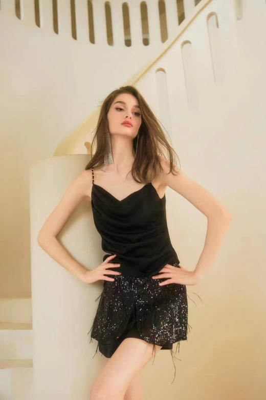 黑色醋酸金属链荡领吊带背心 商品图0