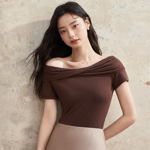 高级感气质不规则堆叠一字肩T恤女夏季扭结弹力短袖T恤V1441026 商品图2