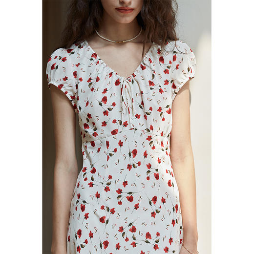 HeyDress玫瑰印花连衣裙女夏季法式V领收腰设计感度假浪漫碎花裙 商品图2