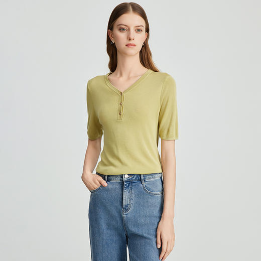 EITIE爱特爱夏季新款舒适轻薄莱赛尔蚕丝短袖V领纯色针织T恤B2401330 商品图8