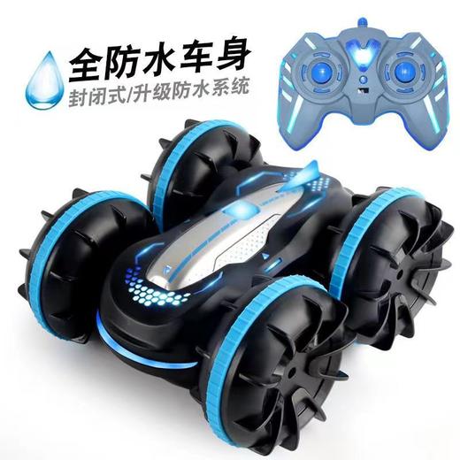 【水陆两栖，双面特技】闲庭散步，遥控车来到，尽显童心趣味。前进、后退、左右摇晃，360°旋转，惊险表演！水上也可尽情玩耍漂移，只身一人，轻松自在！ 商品图3